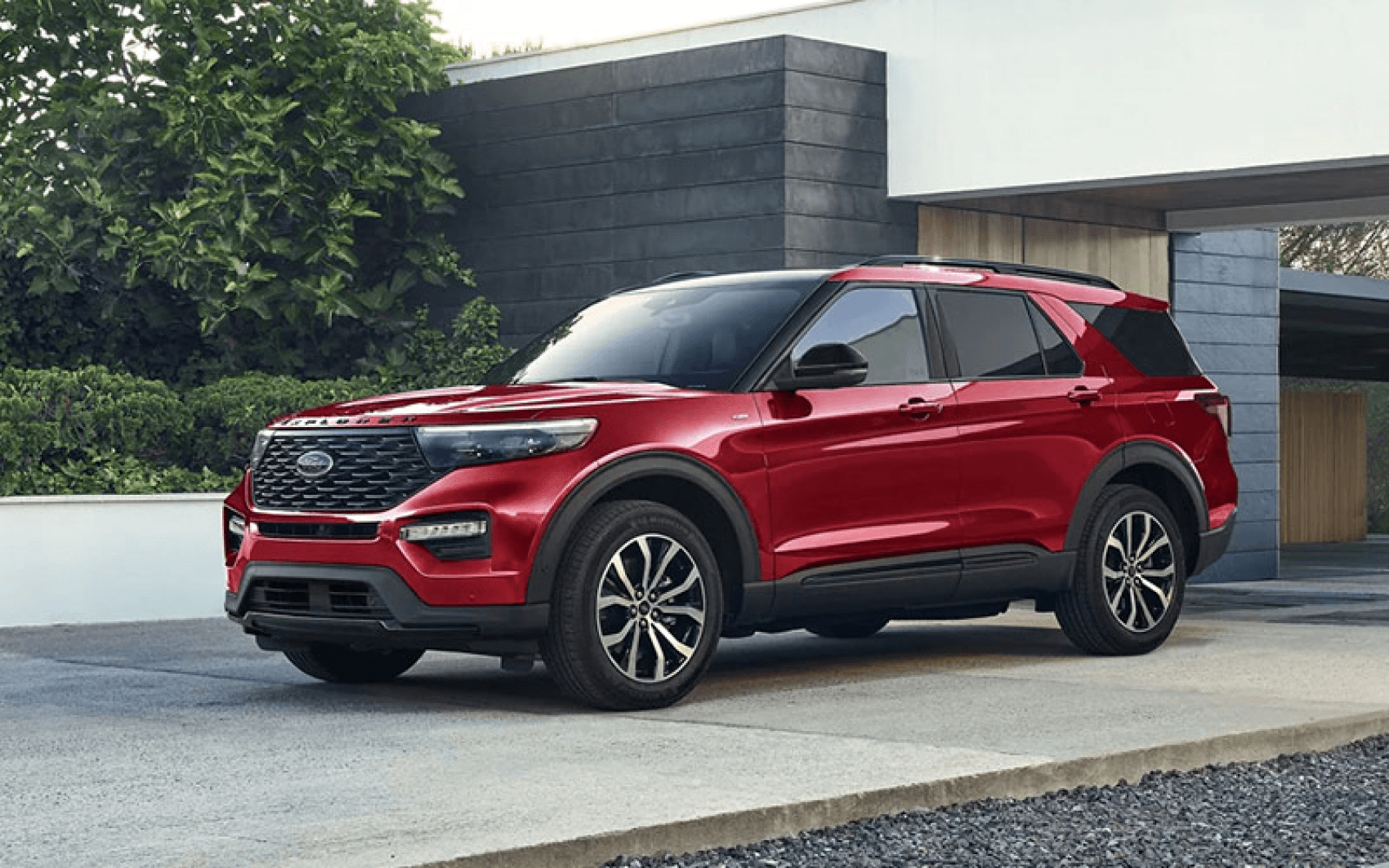 2022 Ford Explorer Red Driveway
